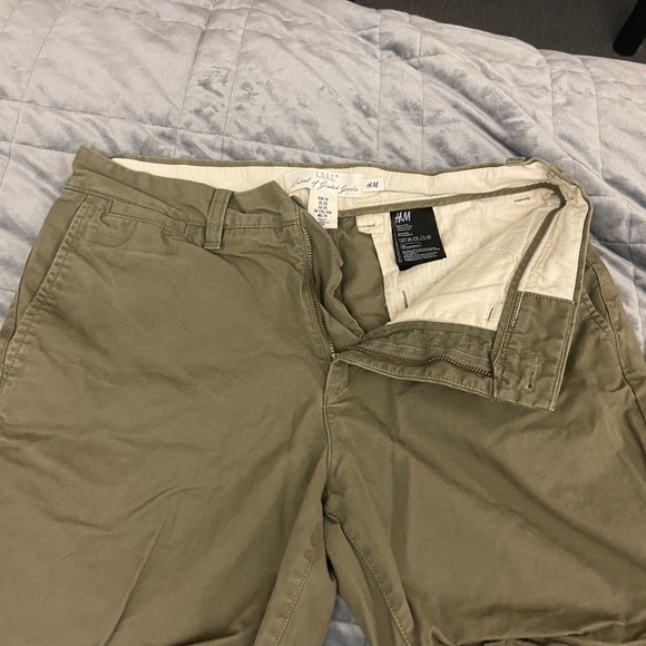 Olive Green Khaki Shorts - Picture 3 of 4